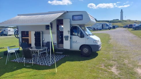 Bessie – Cosy, solid camper