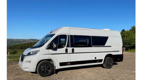 Iona (Manual) – Auto-Trail Expedition from 2024 (Manual)