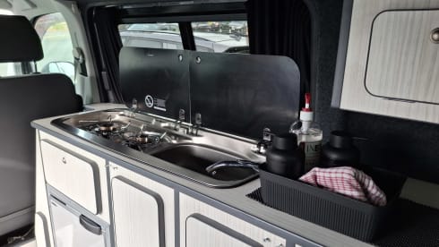 Skully – 4 berth Volkswagen campervan from 2014