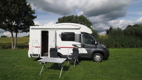 Beautiful compact but spacious camper ADRIA Matrix 590SG