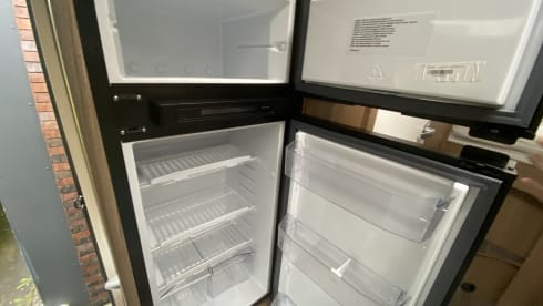 4P Luxury Carado Camper fully equipped