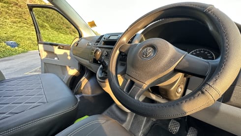 Sun Chaser – 4 berth Volkswagen campervan from 2011