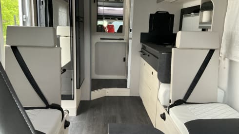 4p Challenger semi-integrated uit 2024