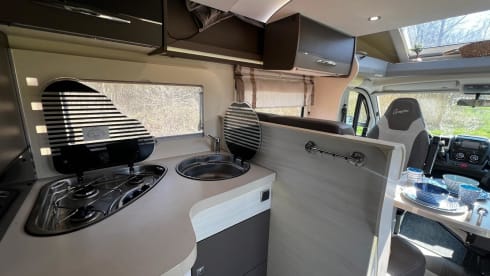 4p Challenger semi-integrated uit 2017