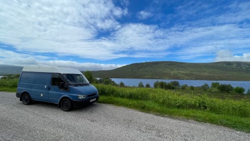 Squeak 🐰 – Compact surf camper!!