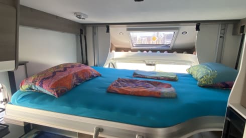 Paris – Motorhome Mooveo TEI 70EBH with lifting bed