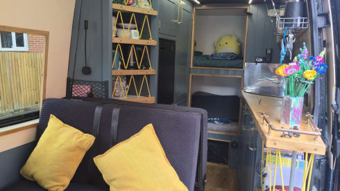 Guinevere – 4 berth Mercedes-Benz bus + Extras