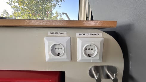 Betty – GoBetty: 2p Volkswagen campervan LWB