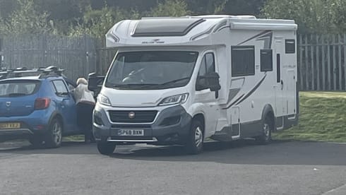 Ourbee – Luxury 6 berth Roller 707 Motorhome ***INSURANCE INCLUDED***
