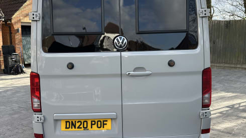 Doogle – 5 berth Vw Crafter campervan lwb
