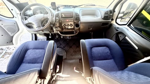 Invalide camper  – Zorgeloos op vakantie – rolstoeltoegankelijke camper met lift