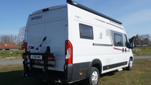 2p Rapido V68 Buscamper (2020) Length beds & Comfort