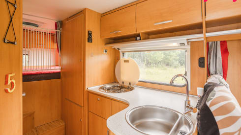 Alcôve Hymer 4 personnes de 2006