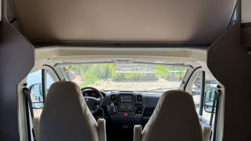 5p Peugeot alcove from 2024