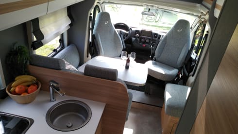 Just-Us – Luxury Dethleffs T6812 Just 90