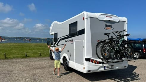 McLouis Glamys 365 - Fully furnished!
