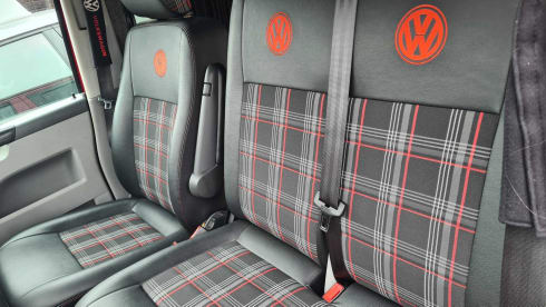 Red Dragon – 4 berth Volkswagen campervan from 2014