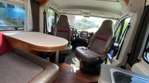 2p Malibu bus from 2019