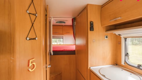 Alcôve Hymer 4 personnes de 2006