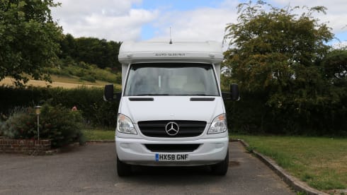 Devon – 2 berth Autosleeper Devon Aniversary Edition | Insurance | Low Mileage