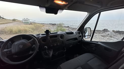 Abbi  – GUIDO II - home luxury van