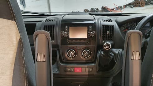 RENTACAMPA  – 2 BERTH FULLY SELF CONTAINED CAMPERVAN WITH TOILET AND SHOWER 