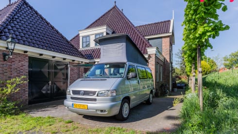 Classic 4p Volkswagen T4 California Westfalia from 2002
