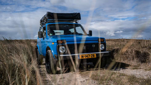 Pjotr – Lada Niva 4x4 met daktent