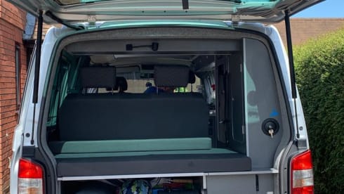 Stanley – 4 berth Volkswagen T5 Bilbo Celex