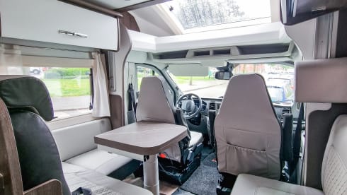 Kayona – NEW LUXURY 5p Benimar Cocoon 463 - 2023