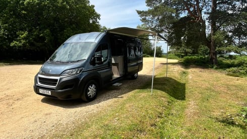 Buster – Autobus Peugeot a 4 posti letto del 2022