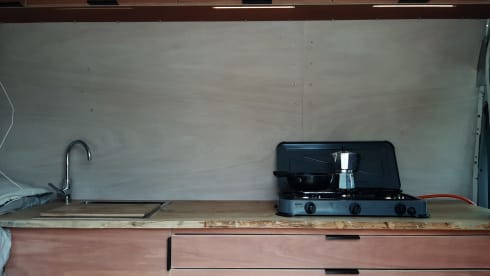 Hippiebus – Handmade really beautiful hippievan with solar panels