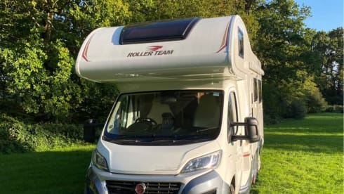 Maddie – Luxurious 6 berth Roller Team 746 from 2018