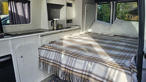 Morag – 4 berth VW T5 CAMPERVAN LWB 2014 ( EDINBURGH PICK UP)