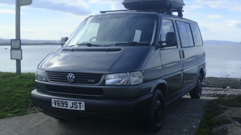 Meteor – Camper VW T4 a 2 posti letto - a 3 miglia dall'aeroporto di INESS *Assicurazione inclusa*