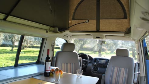 California Skyblue – Camping-car VW | 4 personnes | Portugal | kilométrage gratuit