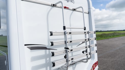 half integraal camper – 4p Sunlight semi-integrated from 2018