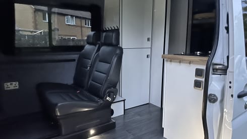 Callie – 5 berth Mercedes-Benz campervan from 2014