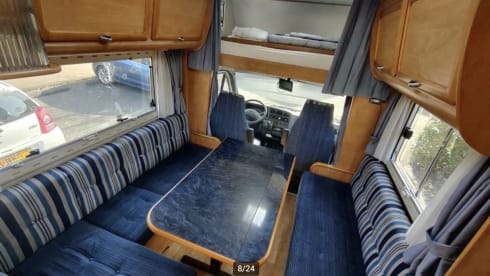 Pèpè – Very neat and spacious camper