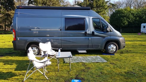 SUPER BUS CAMPER KNAUS BOXSTAR WITH CARRIER FOR ELECTRIC BIKES