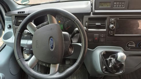 Britt – 4p Ford bus from 2011