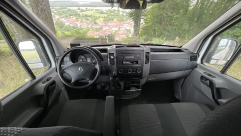 2p Mercedes-Benz bus from 2012