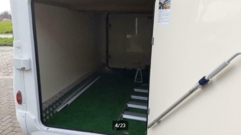 Complete 4 person family camper!