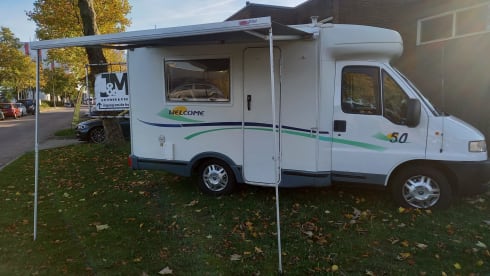 Complete camper, spacious inside. Good controllable for everyone !!