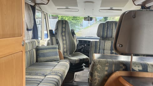 Heerlijk familie camper met grote zithoek  – 5er Hymer integriert ab 1998