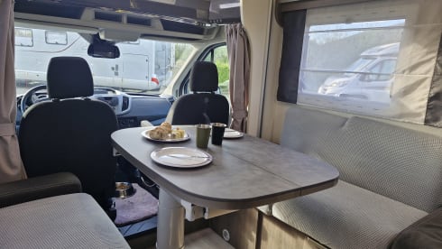 Chausson Titanium 640 für 4 Personen – Luxus, Platz & Automatik-Wohnmobil