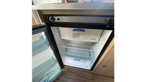 2p Sunlight semi-integrated uit 2012