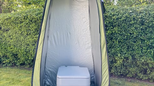 JAXX ~ THE LWB, BIGGER, BETTER CAMPERVAN – VW T5 Passo lungo ~ 4 posti letto ~ Allestimento top di gamma 