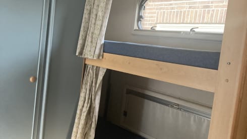 6p family camper with bunk beds