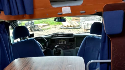 5p Challenger alcove camper from 2009